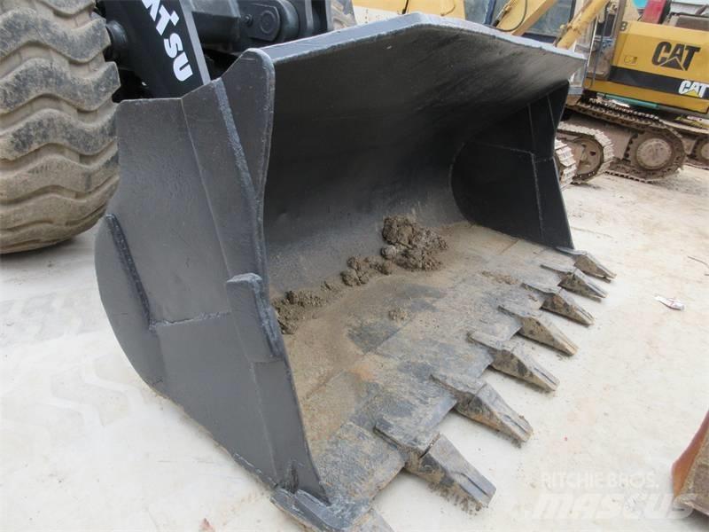 Komatsu WA 380-3 Kolesové nakladače