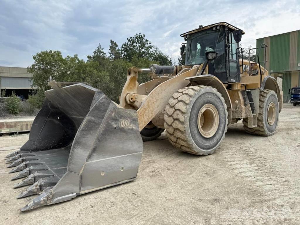 CAT 972M Kolesové nakladače