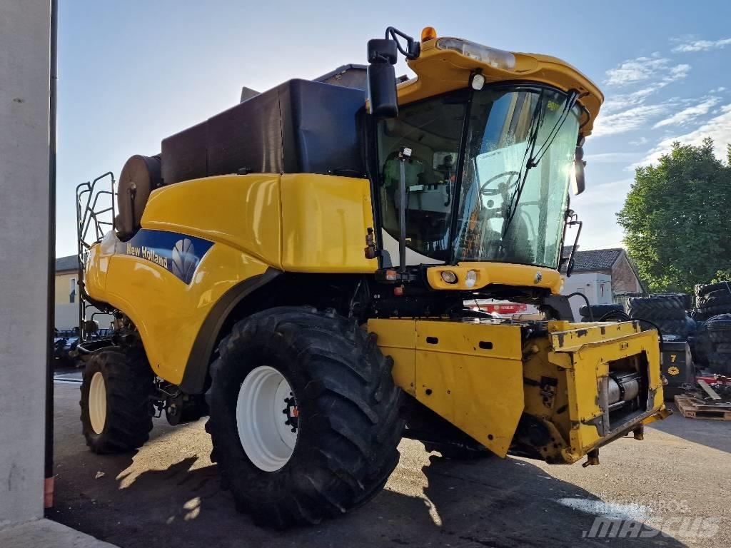 New Holland CR 9060 Kombinované zberacie stroje