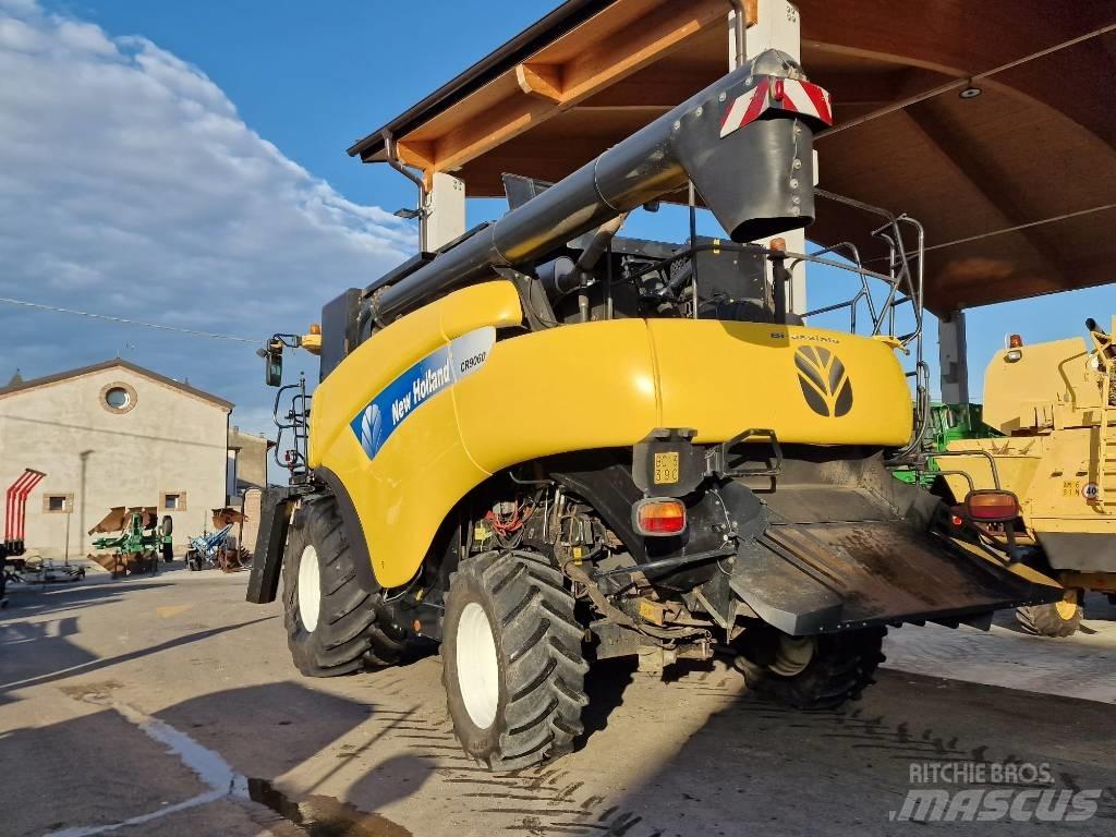 New Holland CR 9060 Kombinované zberacie stroje