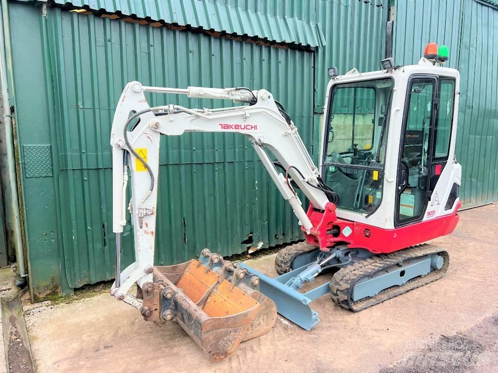 Takeuchi TB225 Mini rýpadlá < 7t