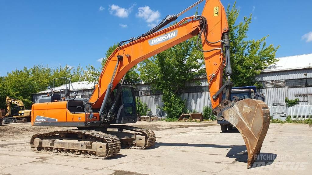 Doosan DX 255 LC-5 Pásové rýpadlá