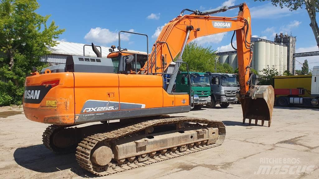 Doosan DX 255 LC-5 Pásové rýpadlá