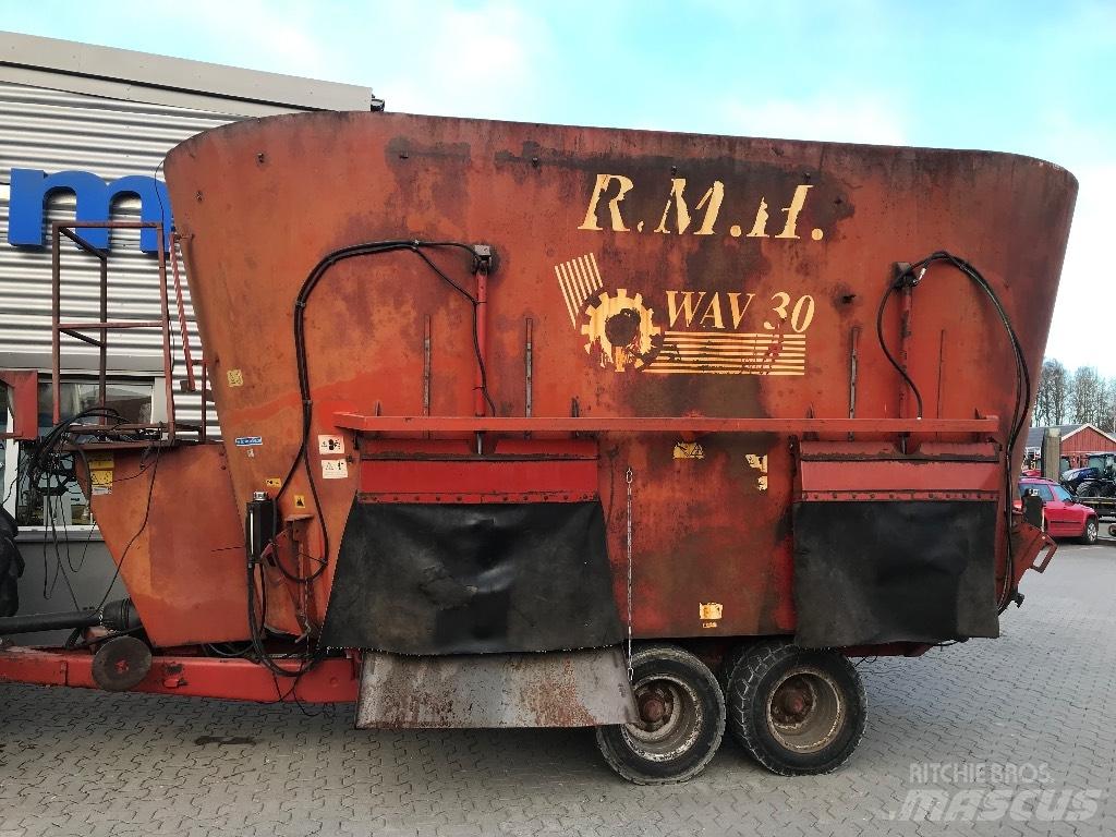  R.M.H WAV 30 Miešačky krmív