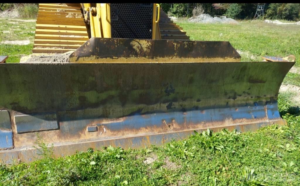 CAT D 6 N Pásové dozéry