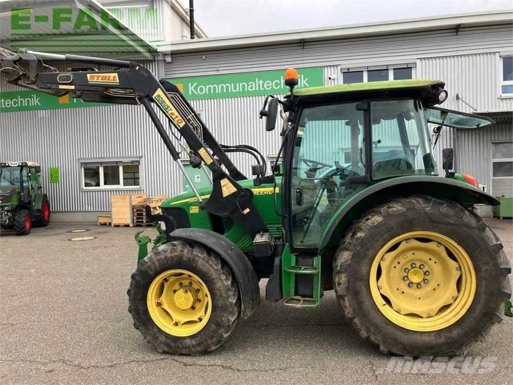 John Deere 5820 Traktory