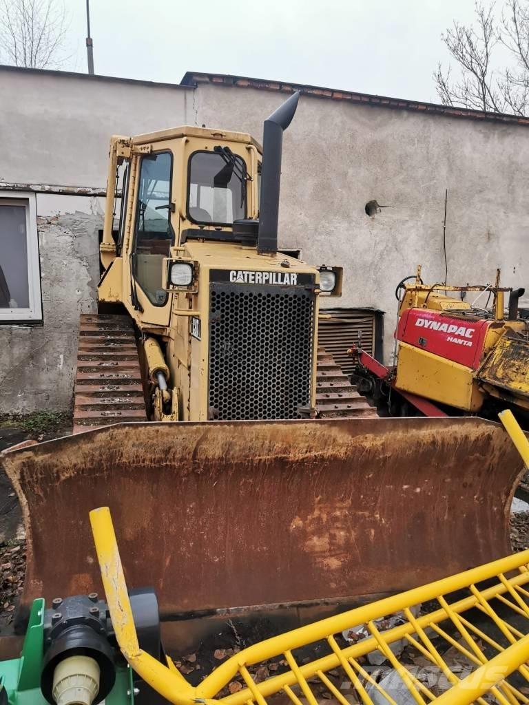 CAT D 4 H Pásové dozéry