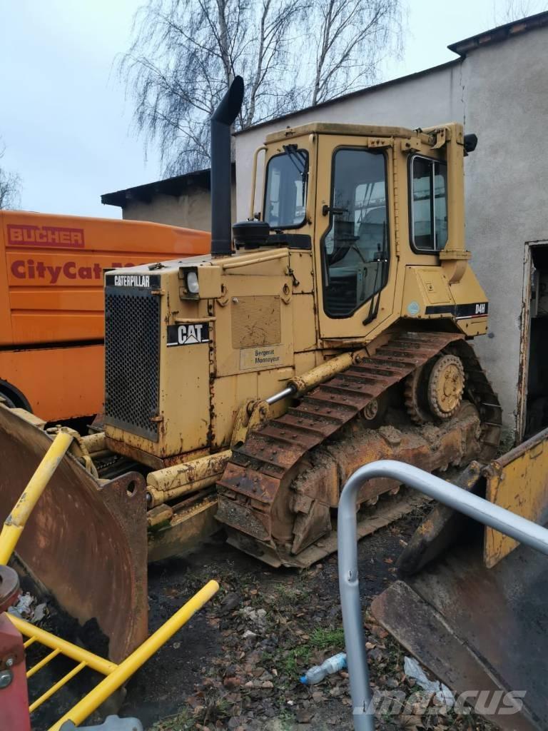 CAT D 4 H Pásové dozéry