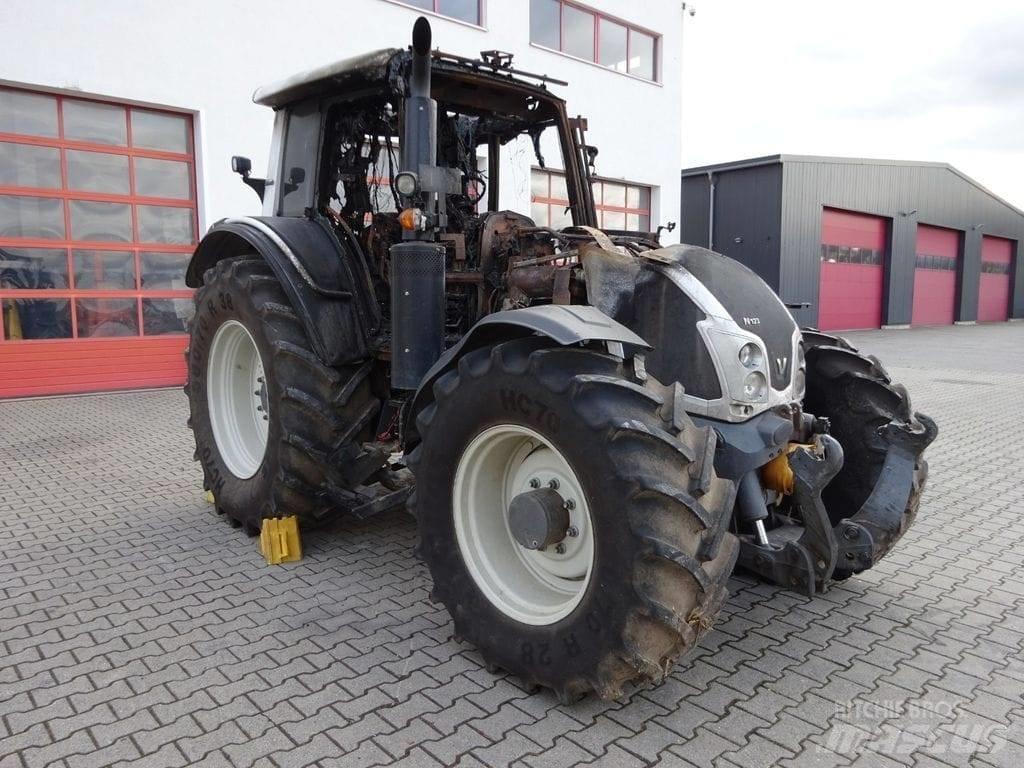Valtra N123  display Kabíny a interiér