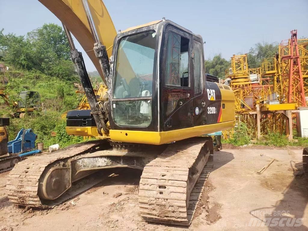 CAT 320 D Pásové rýpadlá