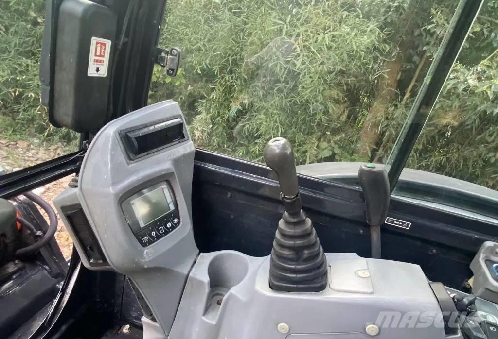 Kubota 165 Pásové rýpadlá