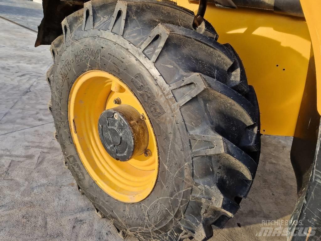 JCB 540-140  BC41 Teleskopické manipulátory