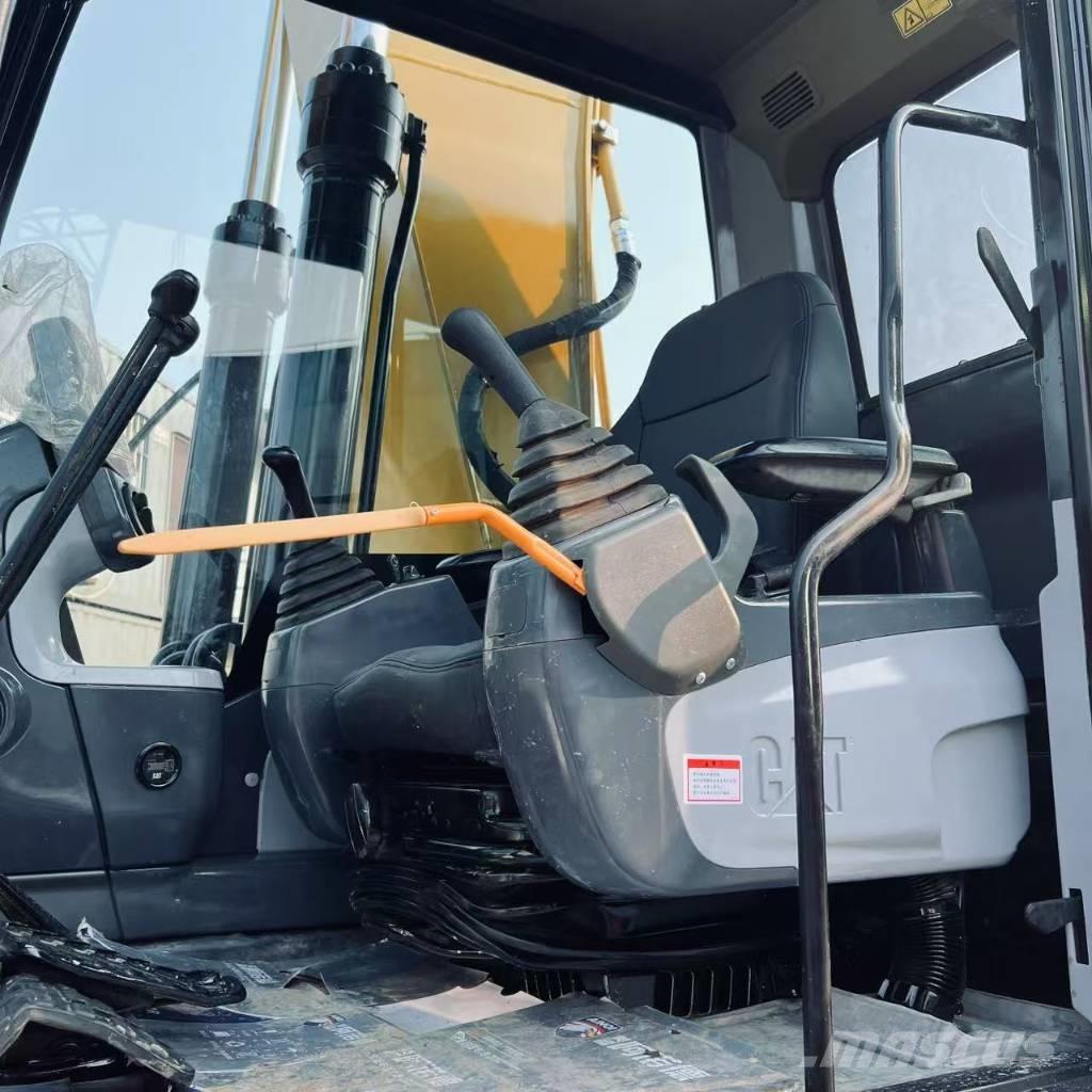 CAT 320 D2 L Pásové rýpadlá