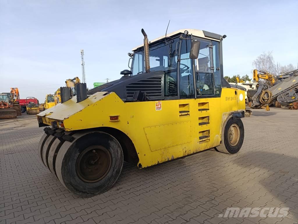 Bomag BW 24 R Pneumatikové valce