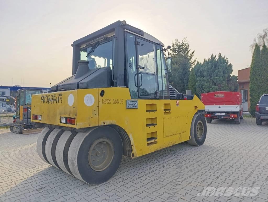 Bomag BW 24 R Pneumatikové valce