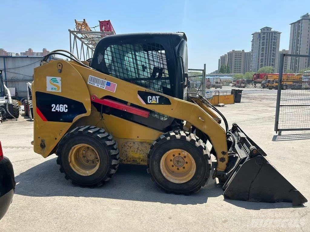 CAT 246 C Šmykom riadené nakladače