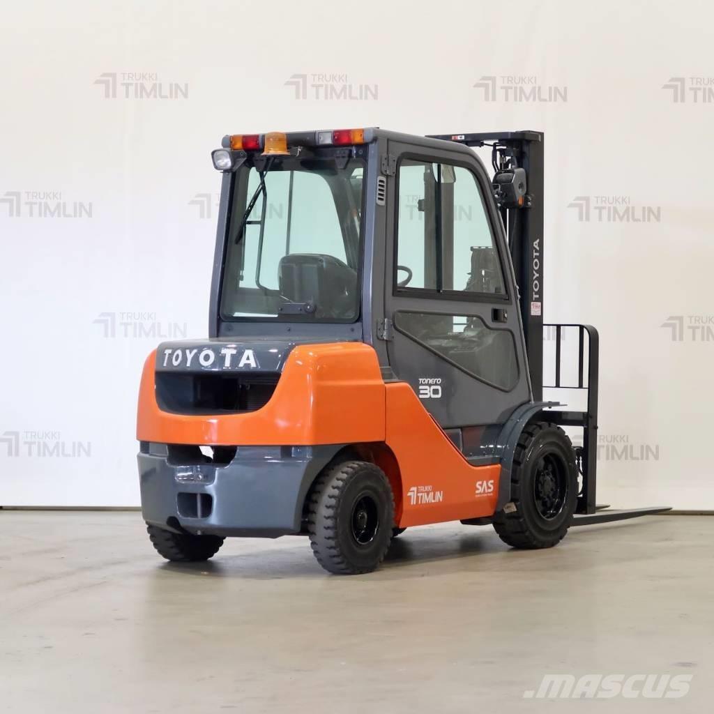 Toyota 02-8FDF30 Dieselové vozíky