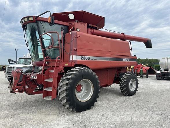Case IH 2366 Kombinované zberacie stroje