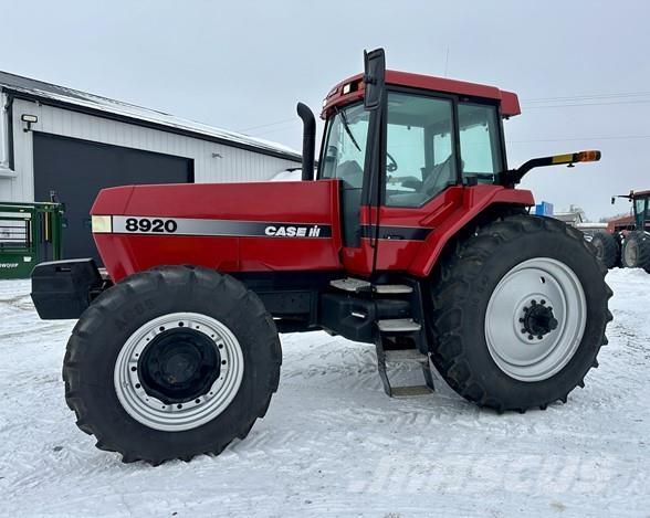 Case IH 8920 Traktory