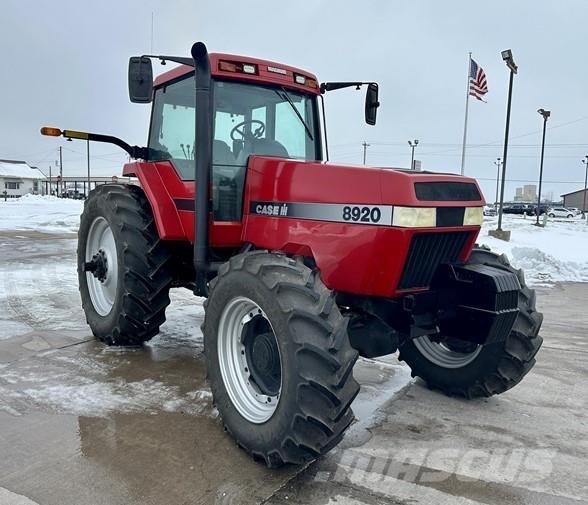 Case IH 8920 Traktory