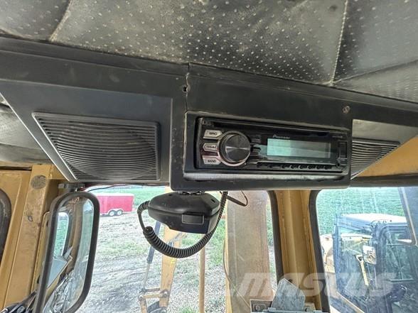 CAT D8N Pásové dozéry