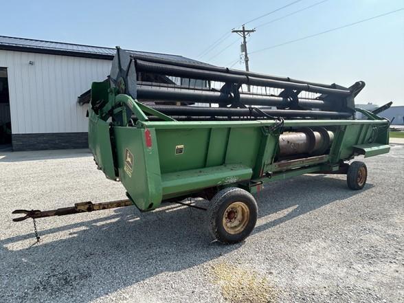 John Deere 220 Kombajnove hlavice