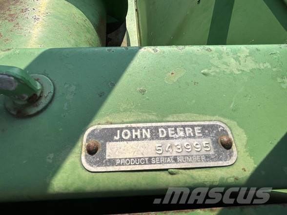 John Deere 220 Kombajnove hlavice