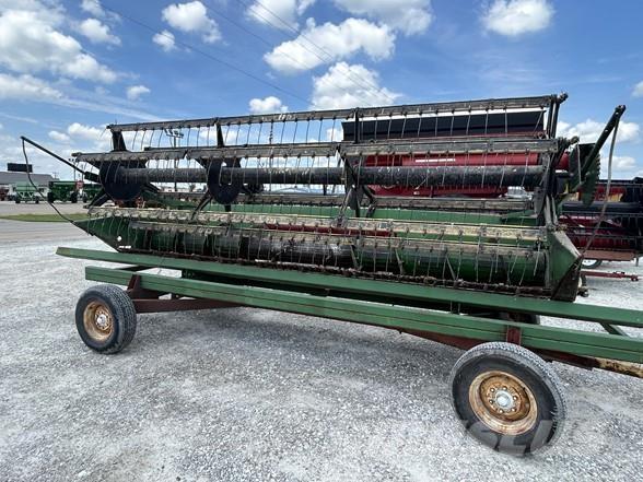John Deere 220 Kombajnove hlavice