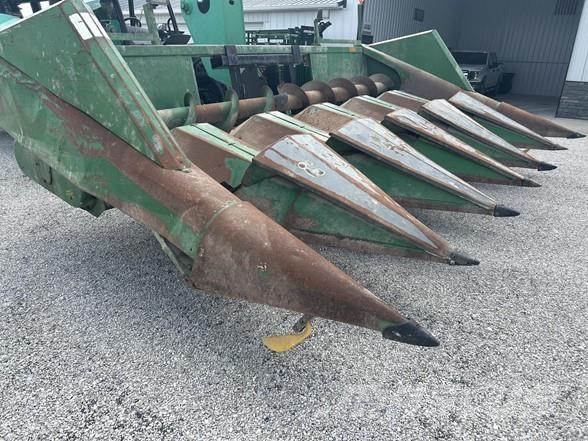 John Deere 643 Kombajnove hlavice