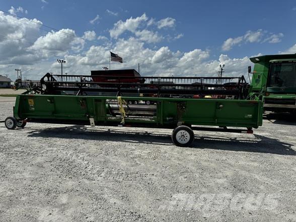 John Deere 925 Kombajnove hlavice