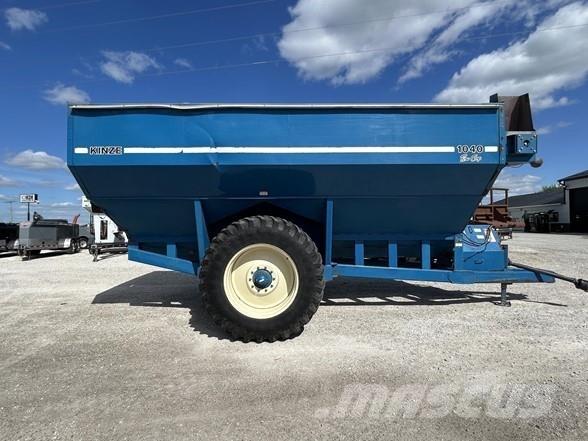Kinze 1040 Obilné návesy