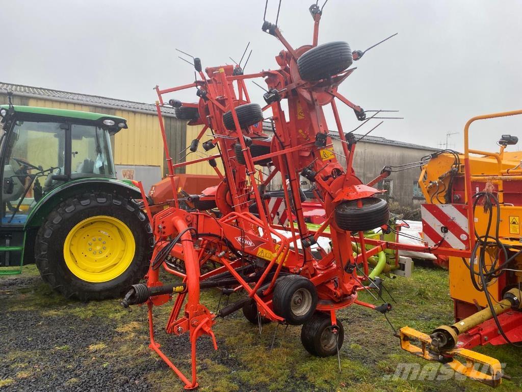 Kuhn GF8702 Obracače a zhrabovače sena