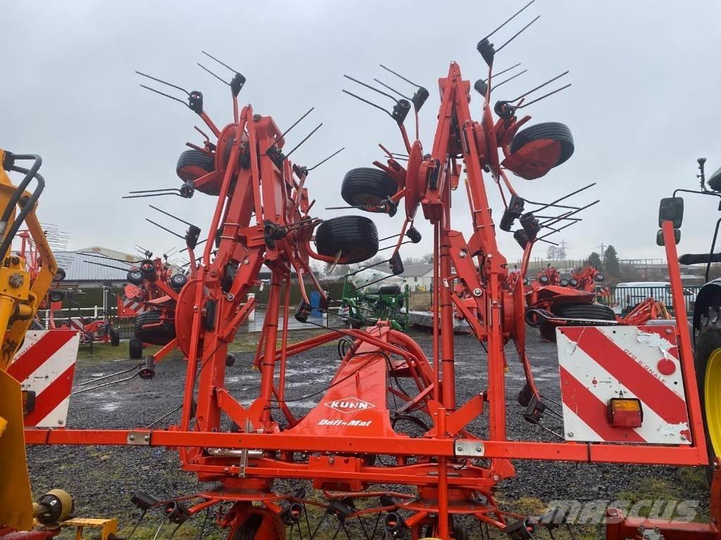 Kuhn GF8702 Obracače a zhrabovače sena