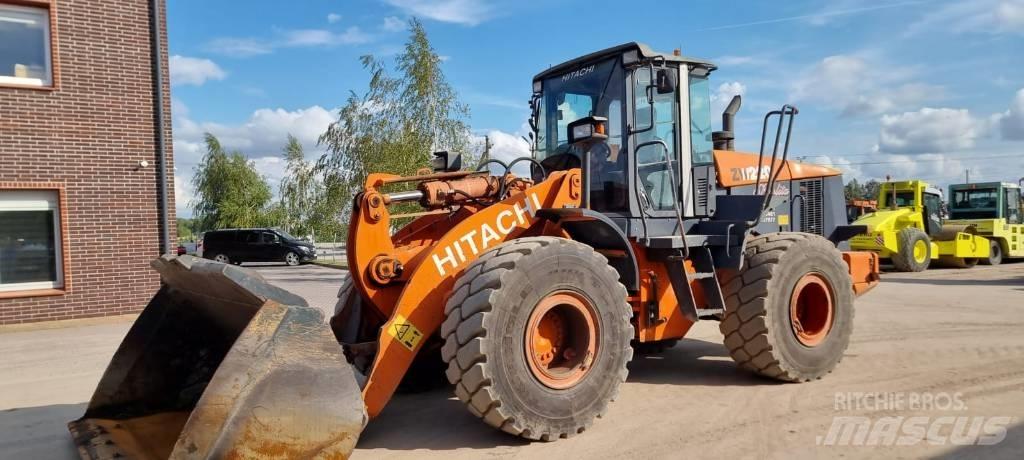 Hitachi ZW 220 Kolesové nakladače