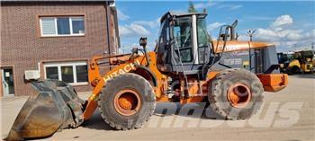 Hitachi ZW 220 Kolesové nakladače