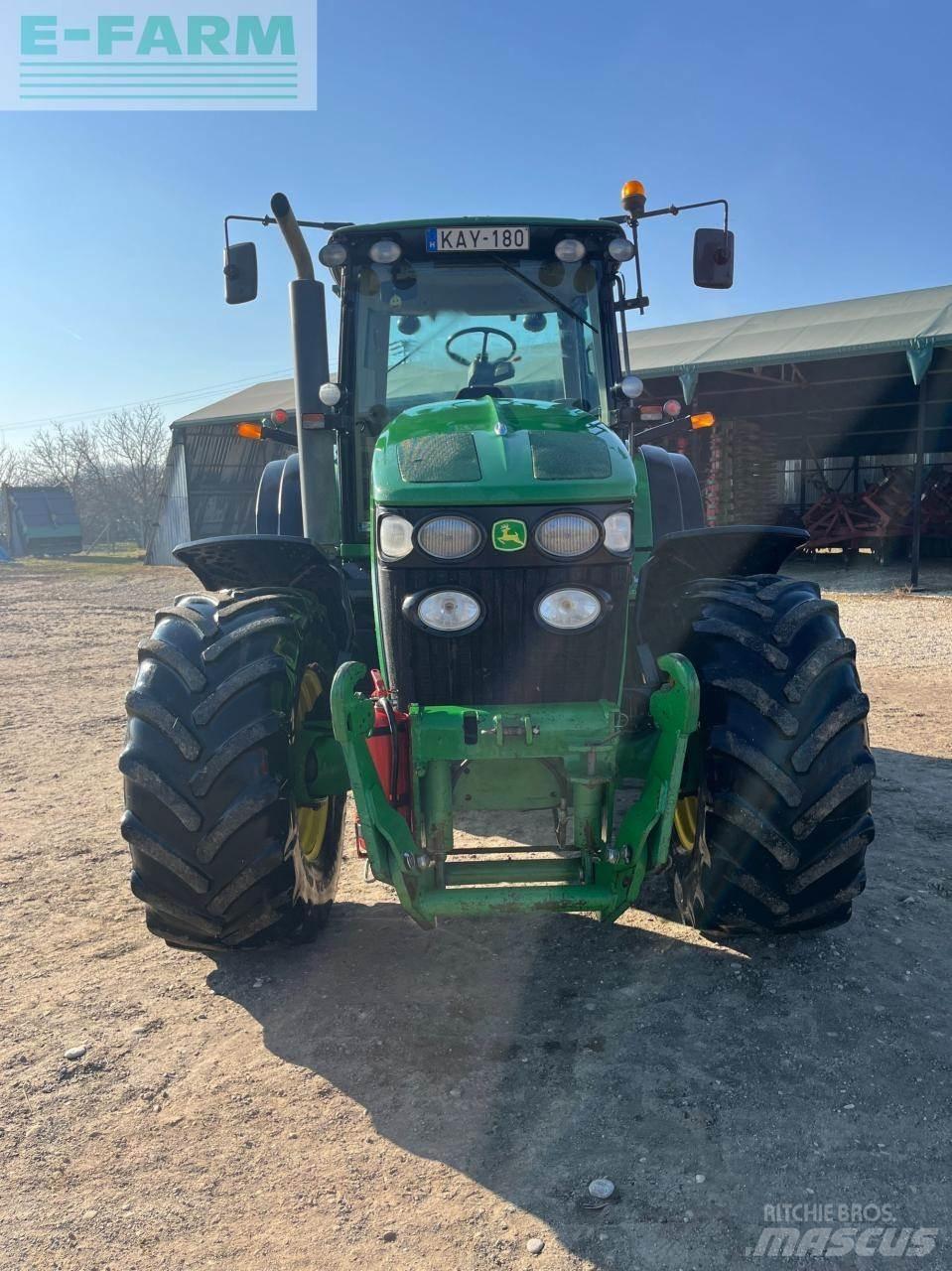John Deere 7730 Traktory