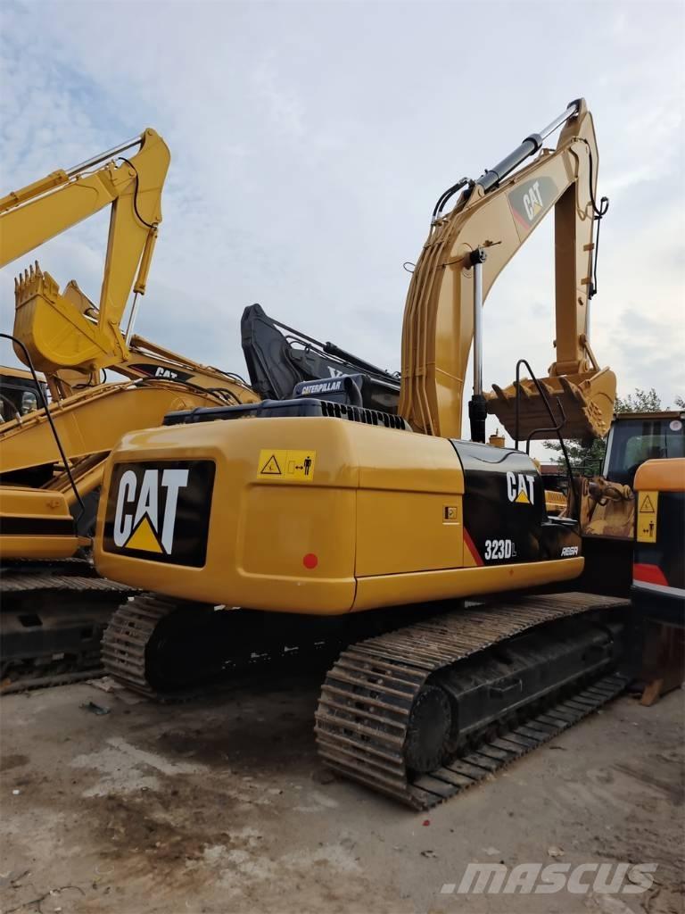 CAT 323 D Pásové rýpadlá