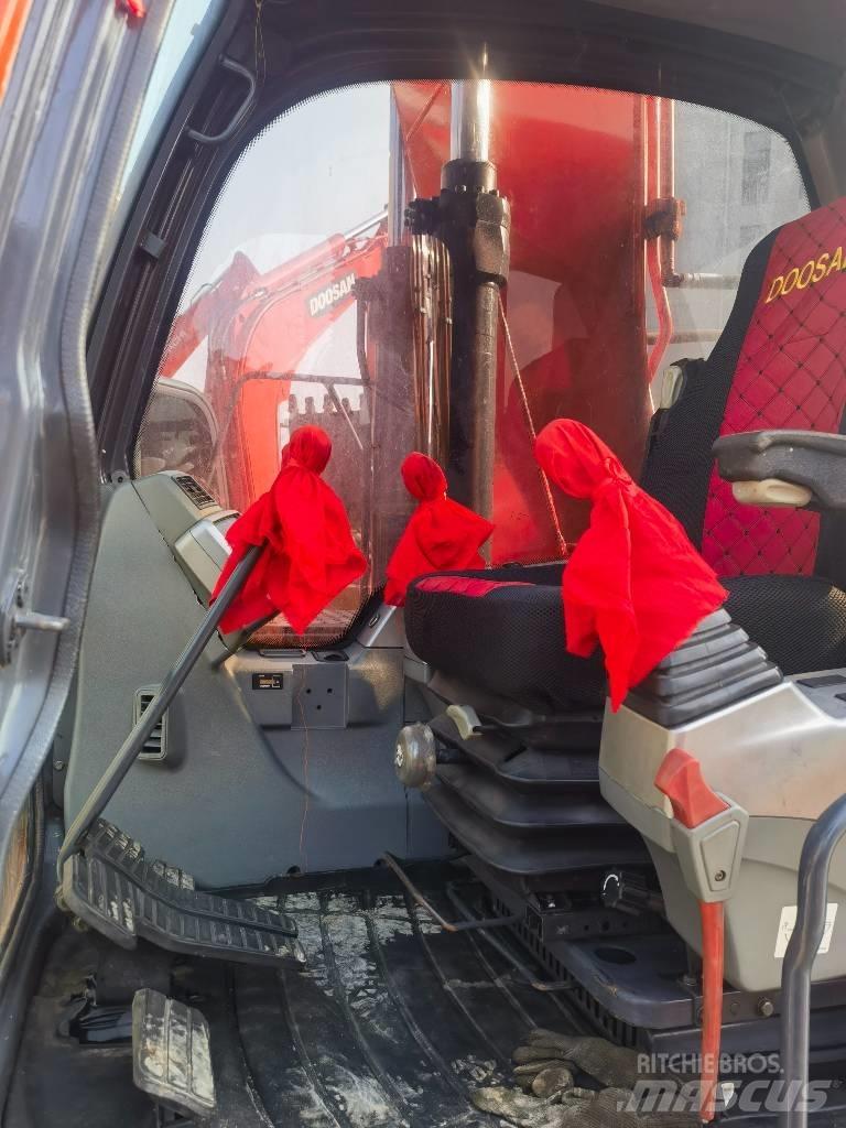 Doosan DX 140 LC Pásové rýpadlá