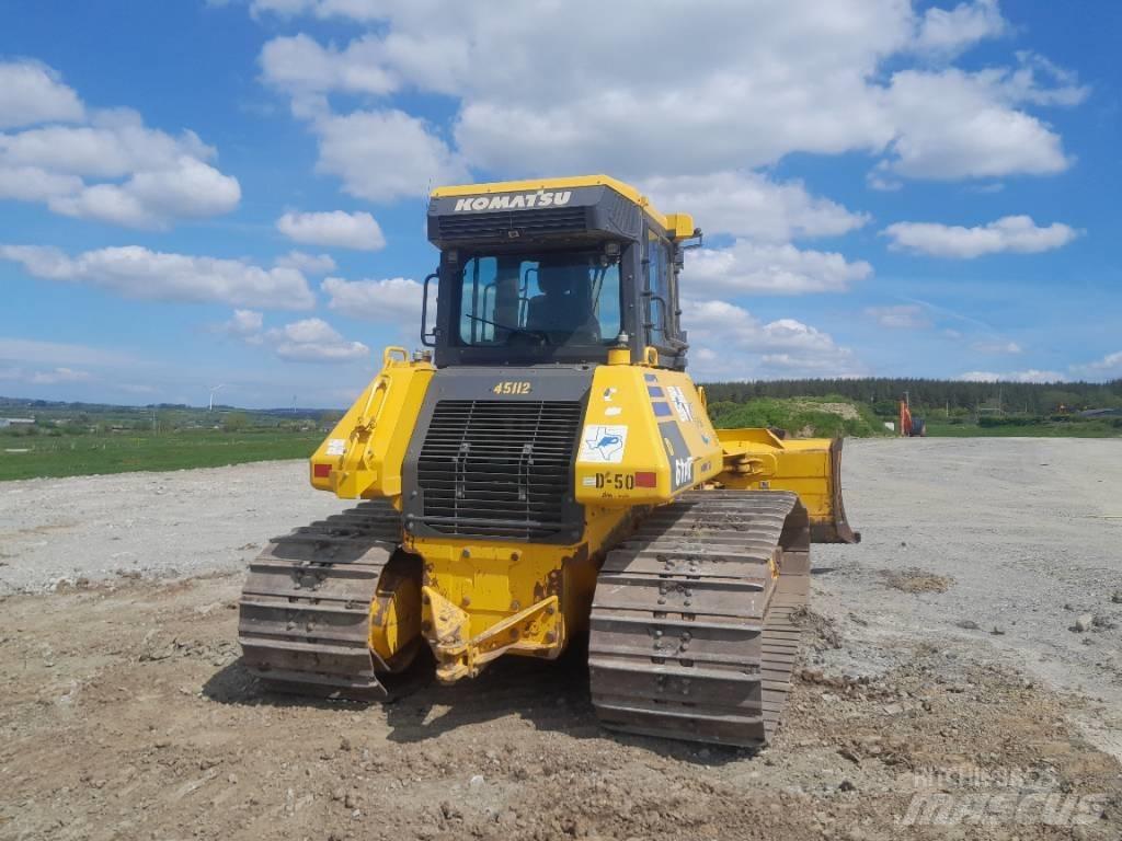 Komatsu D61 PX-24 Pásové dozéry