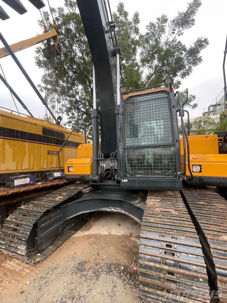 Hyundai R210 Pásové rýpadlá