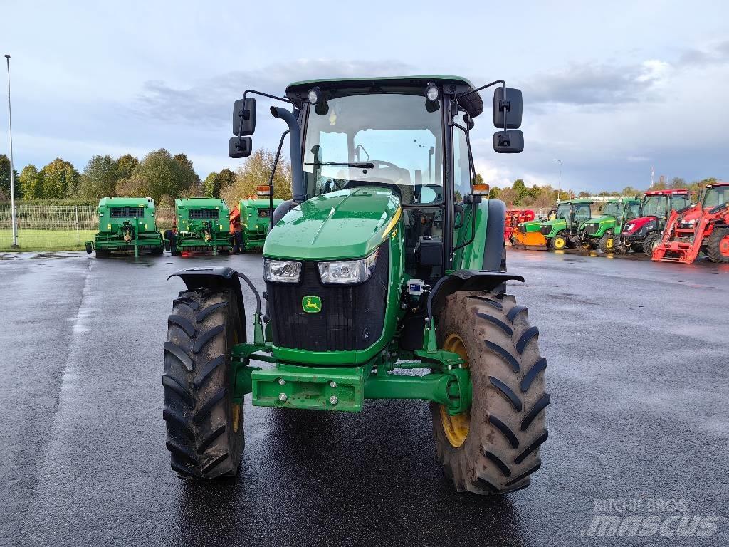 John Deere 5100 M Traktory