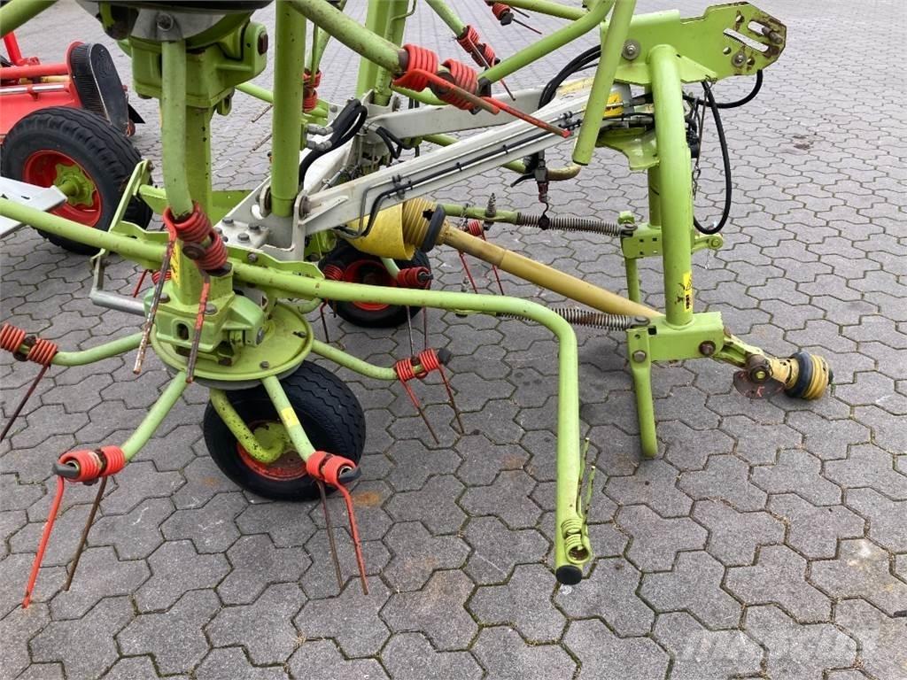CLAAS Volto 870 Obracače a zhrabovače sena