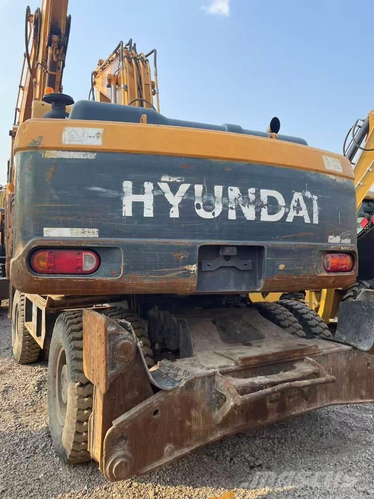 Hyundai 210W-9 Kolesové rýpadlá
