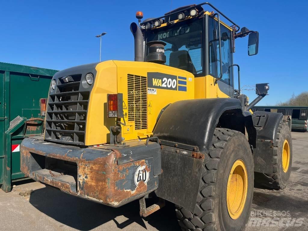 Komatsu WA 200-7 Pásové rýpadlá