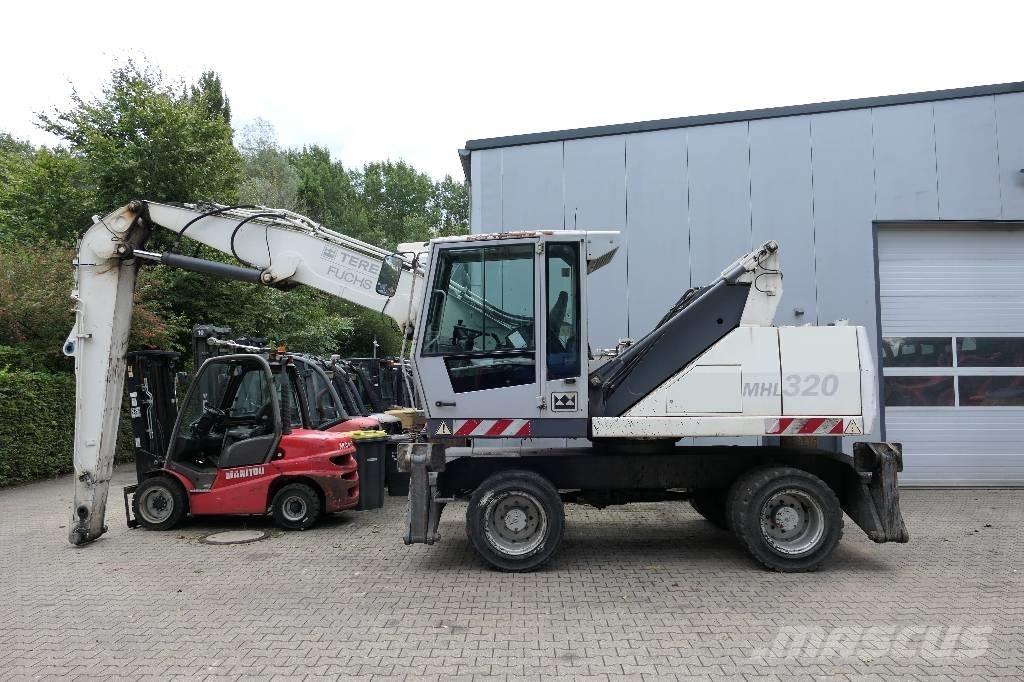 Fuchs MHL 320 Stroje pre manipuláciu s odpadom