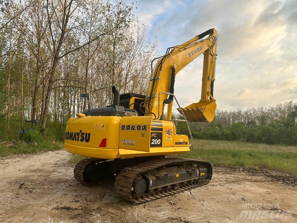 Komatsu PC200-8 Pásové rýpadlá