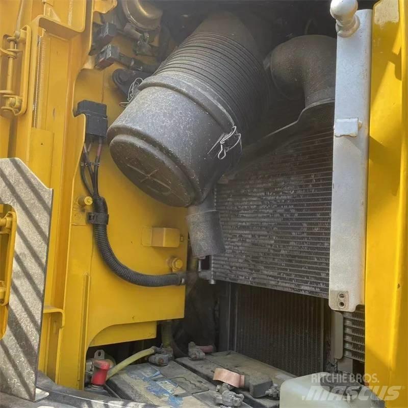 Komatsu PC 138 Pásové rýpadlá