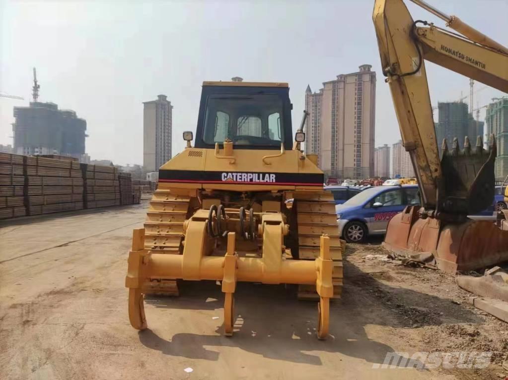 CAT D 6 M Pásové dozéry