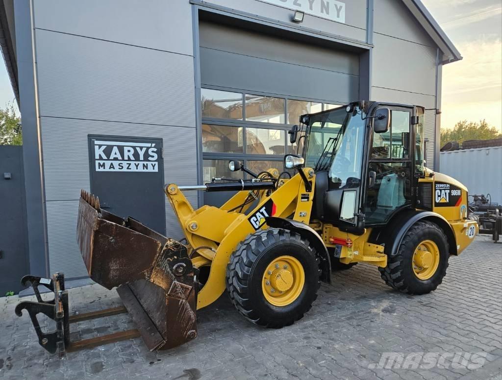 CAT 906 Kolesové nakladače