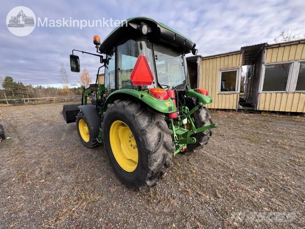 John Deere 5075 E Traktory